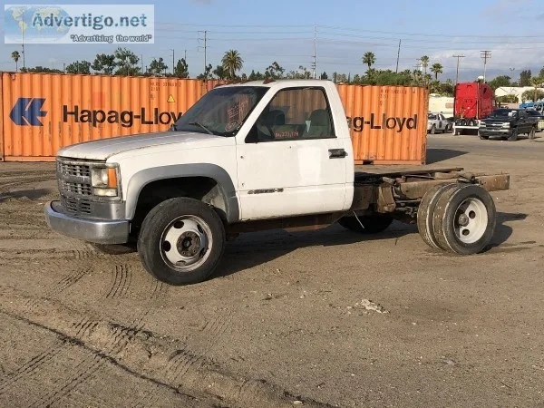 2000 CHEVROLET 3500 CAB and CHASSIS 01093