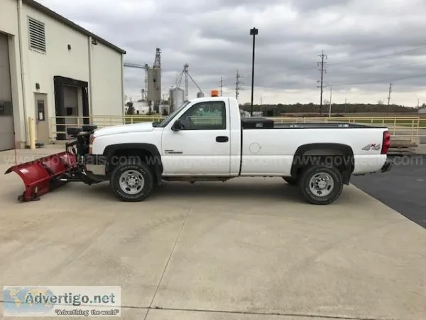 2006 Chevrolet Silverado 2500HD LS 4WD w Snow Plow