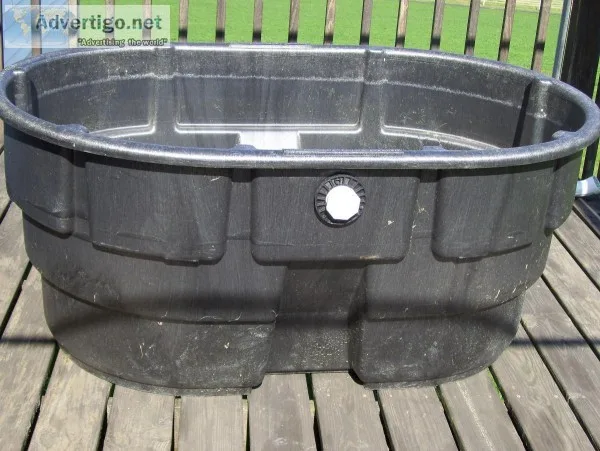 Rubbermaid Structural Foam Stock Tanks 150 gal. Capacity