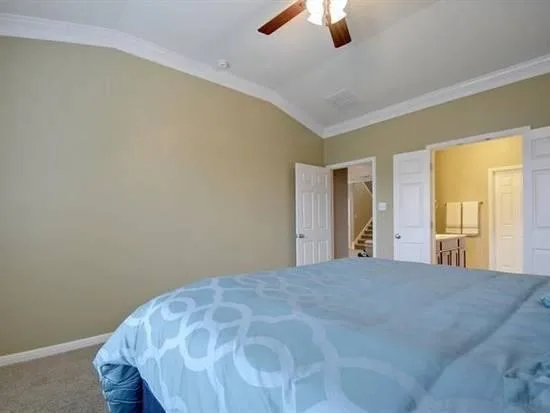  3br - Spacious 3 bedroom House available 