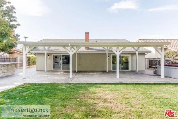 Recently renovated 4 bedrooms for rent in a perfect place to cal