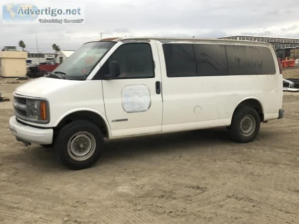 s2002 CHEVROLET 2500 VAN 0275