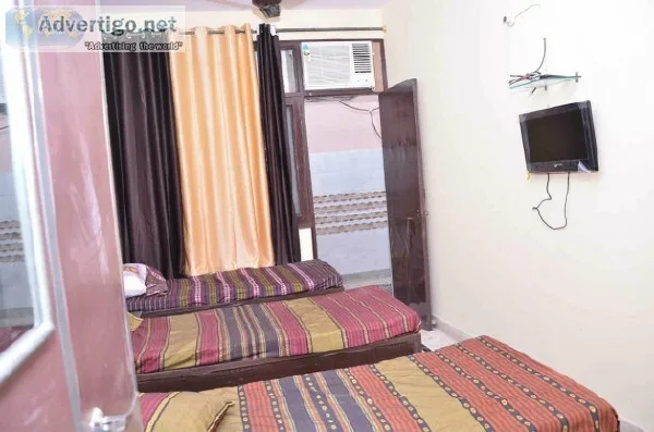 Girls Paying guest available on Triple in sharing basis Govindpu