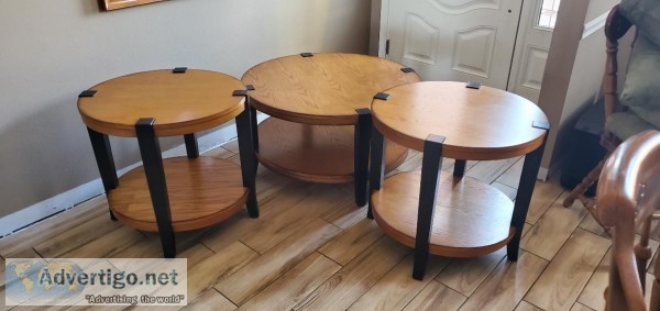 Living room table with two end tables