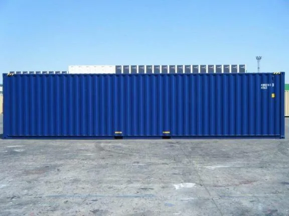 40 and 20 foots shipping containers
