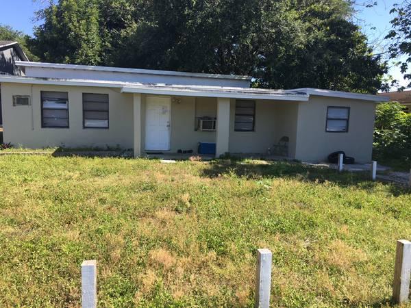 1700  3br - 1194ft2 - 3 2 single-family home (Hollywood)