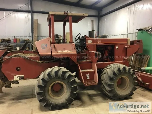 1996 Ditch Witch R100 trencher