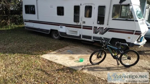 83 winnabago28 ft for food truck39 k miles