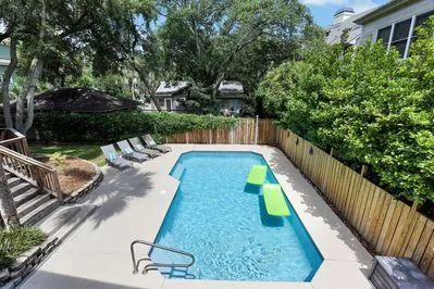 Perfect location  60 yards to the Beach  4 Free bikes included 