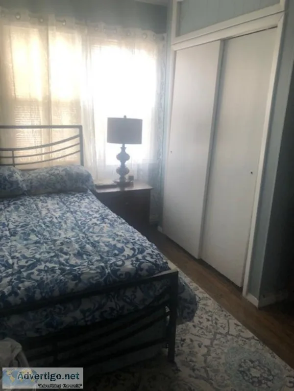 Utilities cable and wi-fi included in this shared apt.