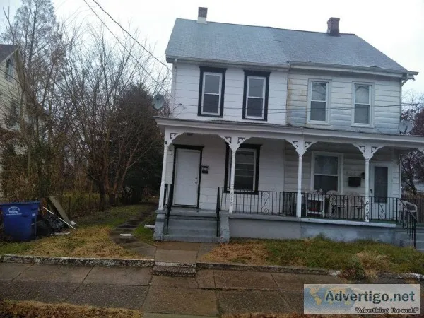 Totally renovated 5 bdrm 1 bath with hardwood floors and stainle