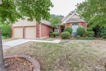 Welcome to 822 Xavier Dr Arlington TX 76001