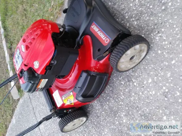 21 inch cut Troy-Bilt lawn self-propelled lawn mower
