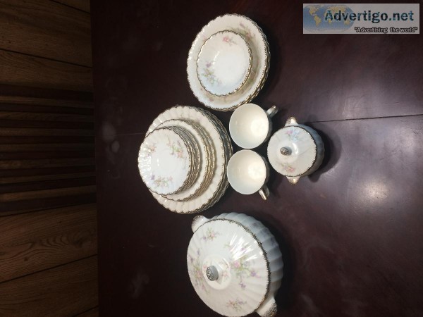 [[[  Vintage set of china  ]]]