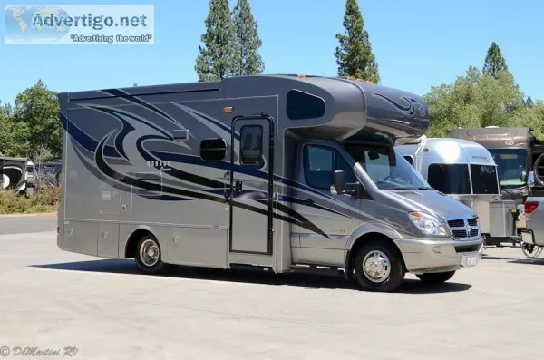 Excellent condition 2009 25 ft. Monaco Covina on Mercedes Sprint