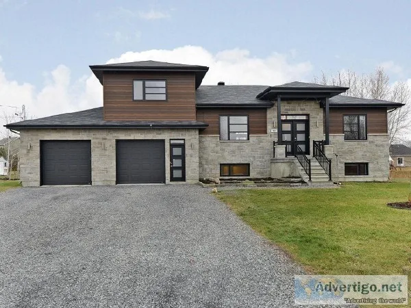 Modern and spacious 5 bedroom house Riviere-Beaudette