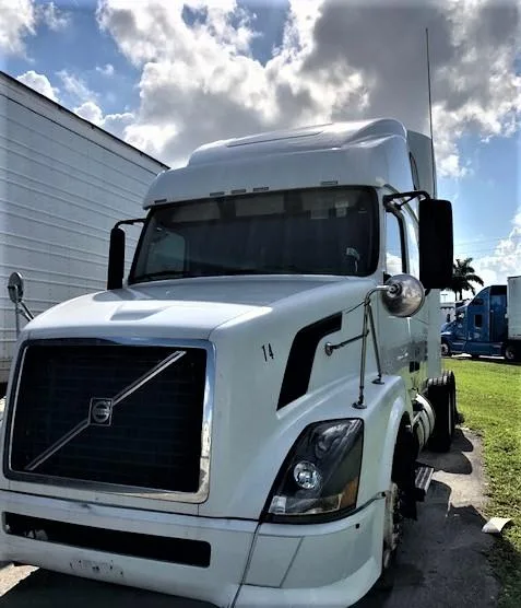 2012 VOLVO 600K MILES