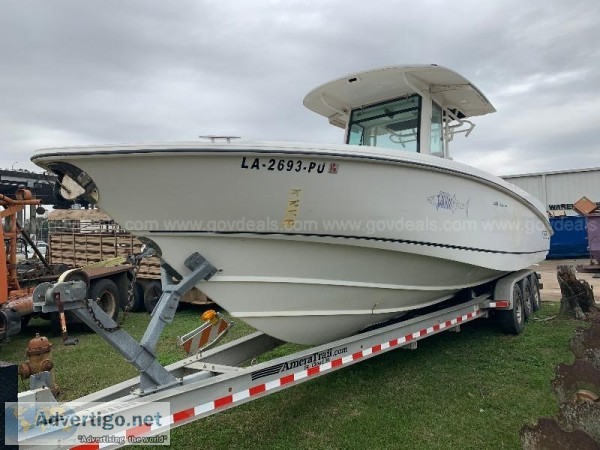 32  BOSTON WHALER 320 OUTRAGE WITH 2 MERCURY 300 HP OUTBOARDS