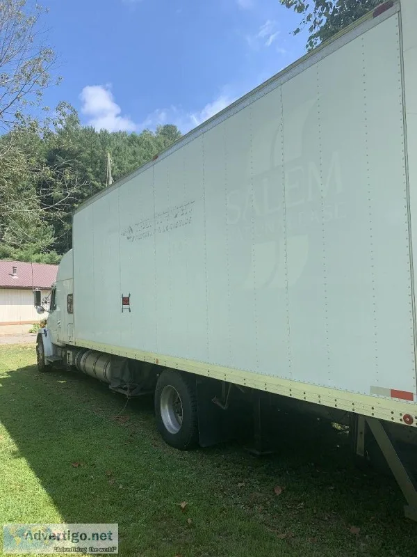 2006 24 ft x 8 ft Box