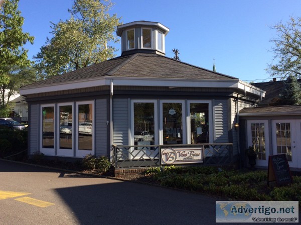 FOR LEASE-Unique Octagonal Retail  Office Building