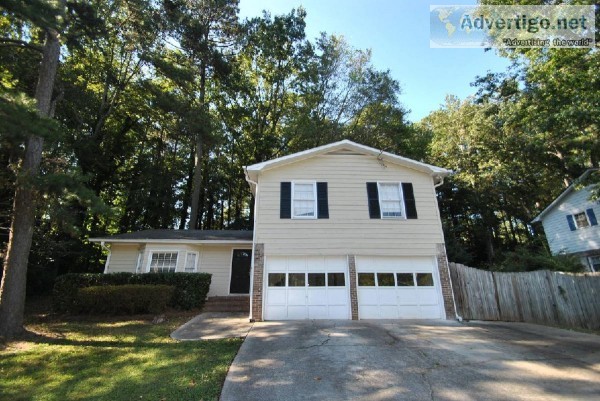 Welcome to 4571 Lucerne Valley Rd SW Lilburn GA 30047
