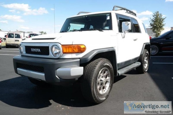  2012 TOYOTA FJ CRUISER4X4BACKUP CAMERAAUTOMATICNIC E AND CLEAN 