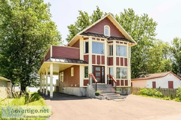 Huge waterfront 19 rooms 3 storey house 6 bedrooms St-Blaise-sur
