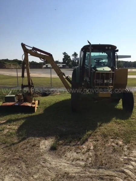 2004 JOHN DEERE 6420 Tractor