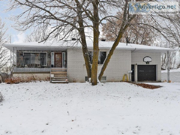 Bungalow 3 chambres sur grand terrain avec garage St-Polycarpe
