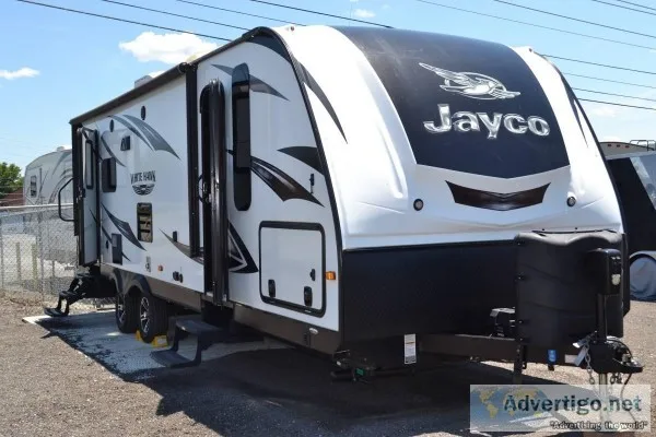Salvage title like new 2016 31 ft. Jayco White Hawk wslide