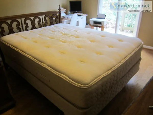 Sealy Posurpedic Queen Mattressbox springs