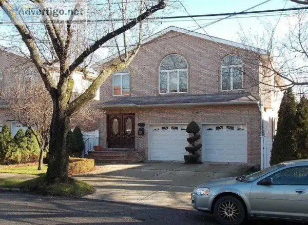 ID (MAG) Brick Two Story Hi Ranch For Sale in Whitestone