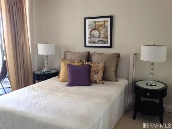 Gorgeous 2 Bedroom 2 Bath Apartment For Rent.