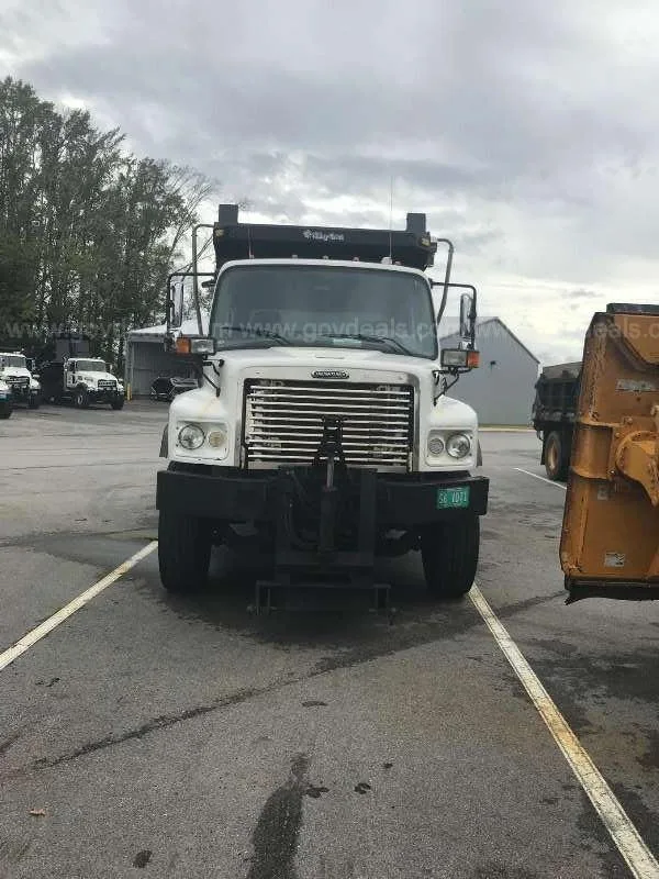 2005 FREIGHTLINER 2106 SA DUMP TRUCK