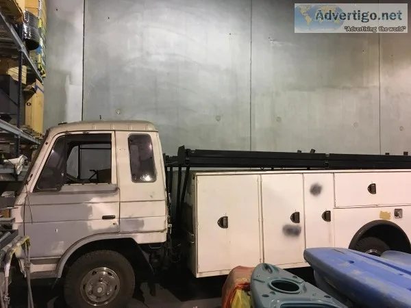 1990 Nissan Utility Truck
