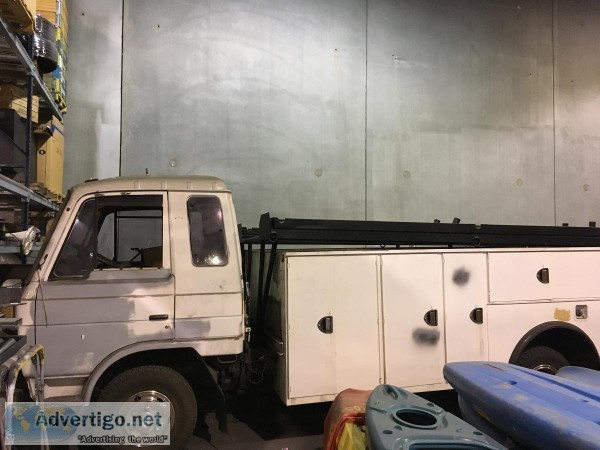 1990 Nissan Utility truck