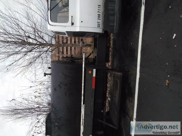 Driveway sealer truck