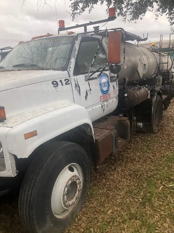 1991 GMC Oil Distributor C7H042