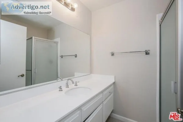 NEWLY PAINTED SPACIOUS 3BD TOWNHOUSE FOR RENT