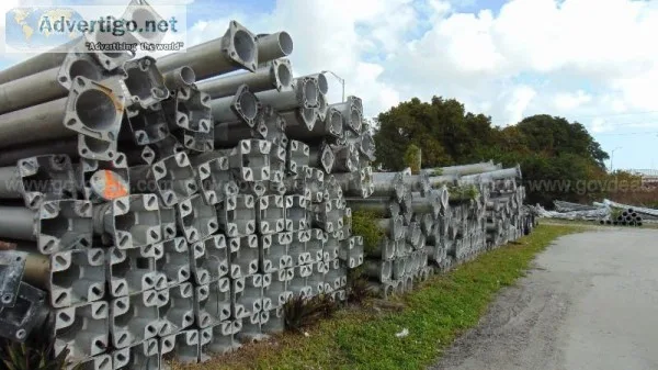 One lot of miscellaneous aluminum poles 35 to 45 feet long