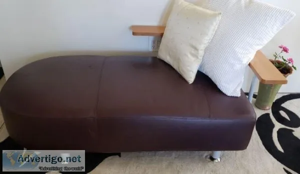 CONTEMPORARY LEATHER LOVE SEAT