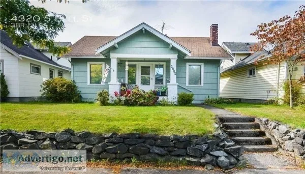 Spacious 3 bedroom in great location AVAILABLE NOW