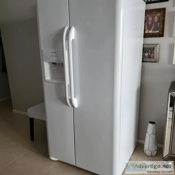 Refrigerator  and stove
