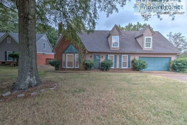 Great Memphis Location 3BR 2.5BA 2 car garage large deck and mor