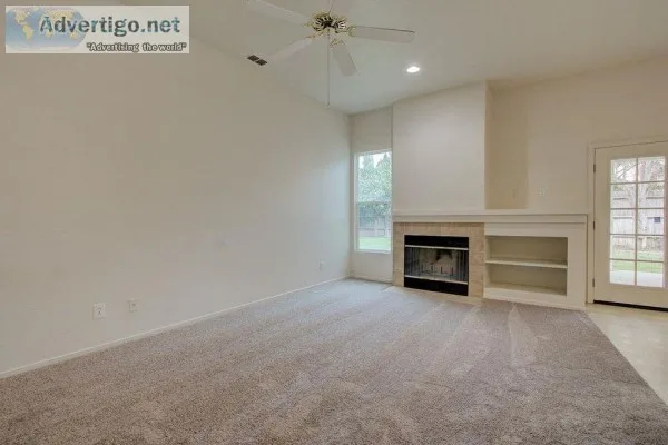 BEAUTIFUL MOVE IN READY 3BD HOUSE FOR RENT