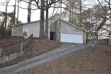 Welcome to 562 Candlewick Ln NW Lilburn GA 30047