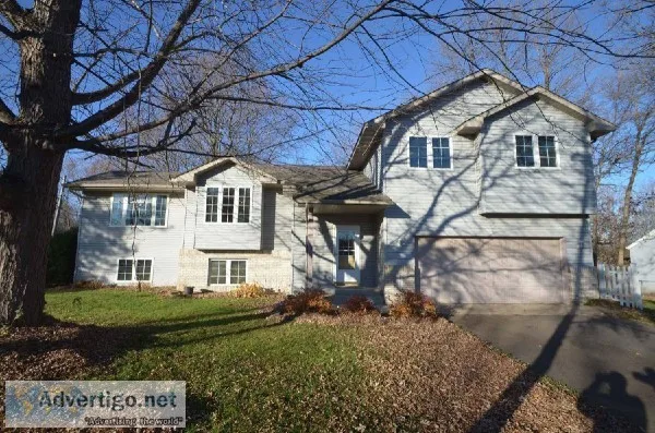 welcome to 1442 Bay Dr SE Forest Lake