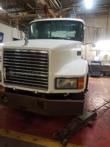 2000 Mack CH612 Road Tractor
