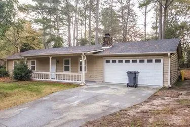 Welcome to 2914 Parkwood Rd Snellville GA 30039