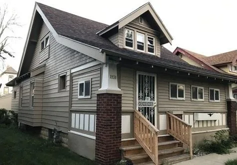 A COMFORTABLE CHARMING HOME AVAILABLE NOW